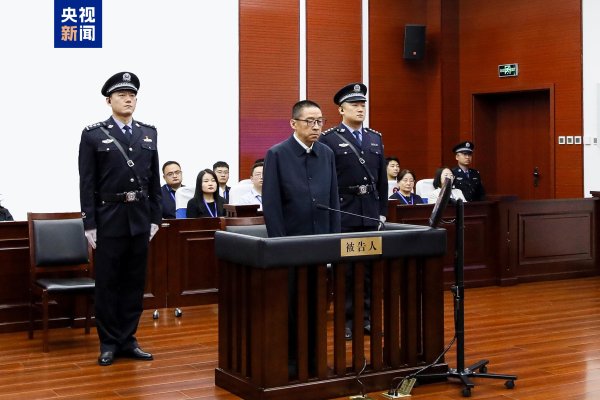 微信股票配资 获刑十二年 北京市原副市长高朋受贿、玩忽职守案一审宣判